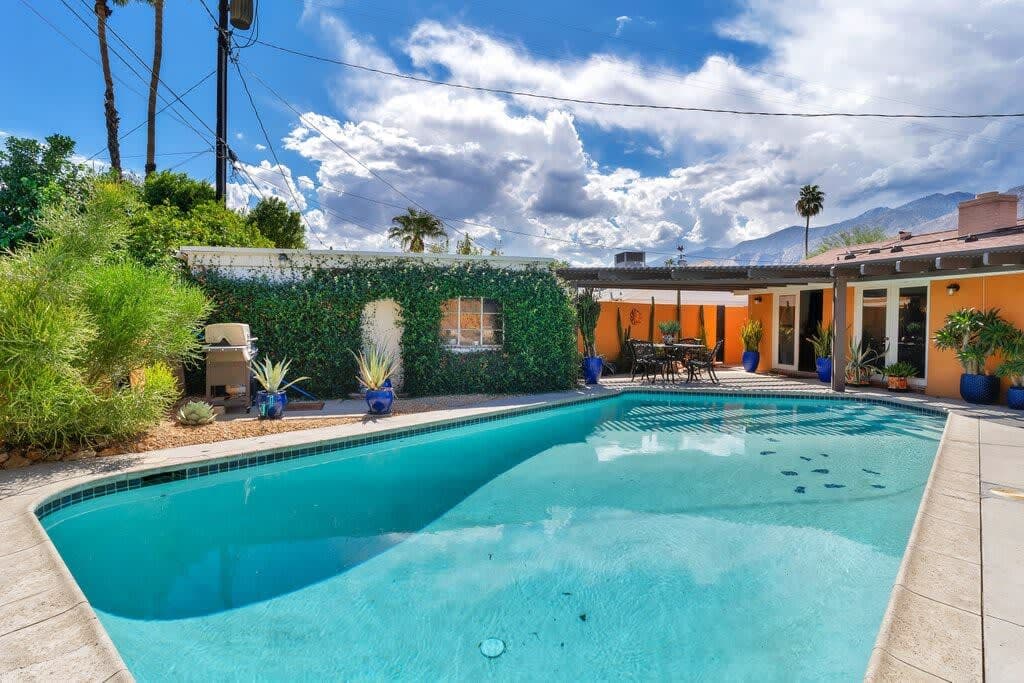 Spanish Home in Desirable Movie Colony East!