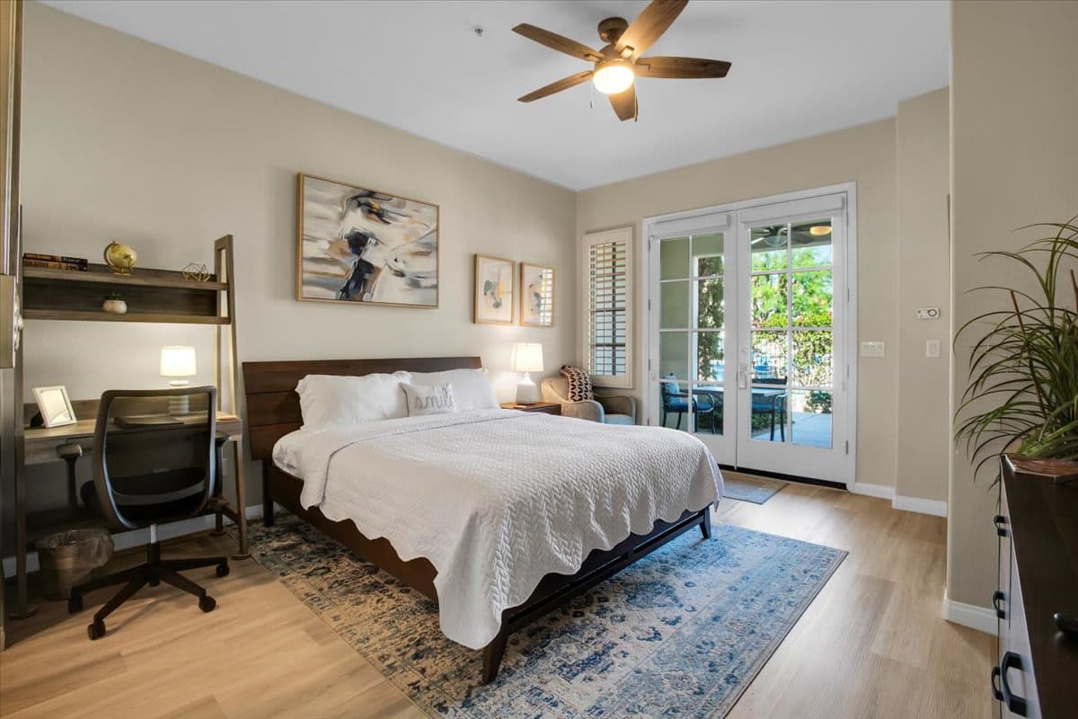 Modern LQ Studio Getaway, Steps to pool/spa! #B