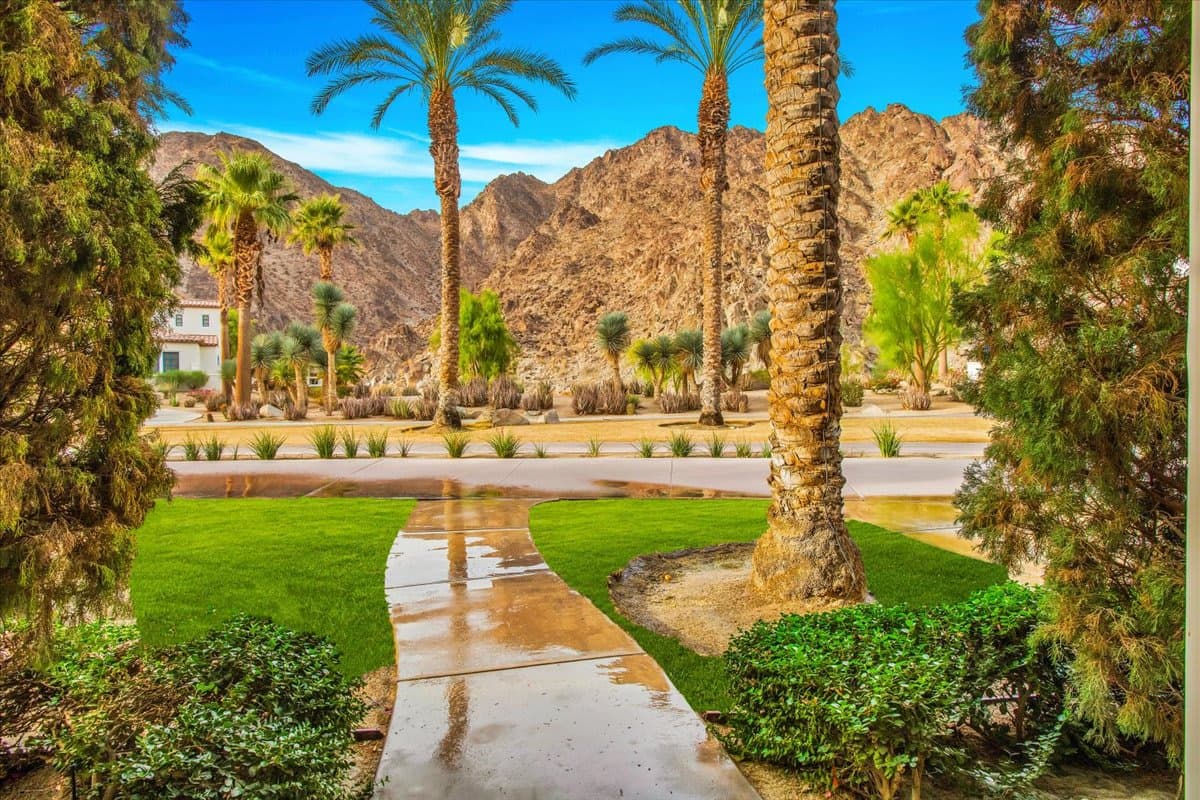 Tranquil Studio with Captivating Desert Views #B