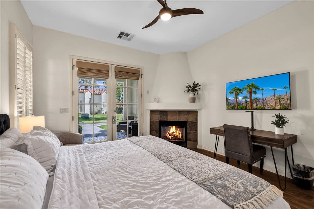 Newly Remodeled Legacy Villas Studio Villa #B